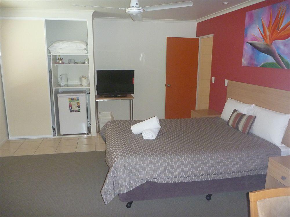 Summit Motel Townsville Room photo